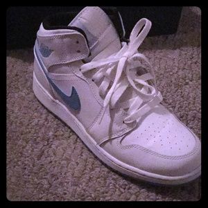 Retro Columbia blue Jordan 1s